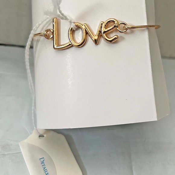 3 BRACELETS, GOLD TONE WIRE, NEW, WITH "LOVE" WORD OR ANCHOR OR CAT, TAGS ON, - Picture 3 of 6